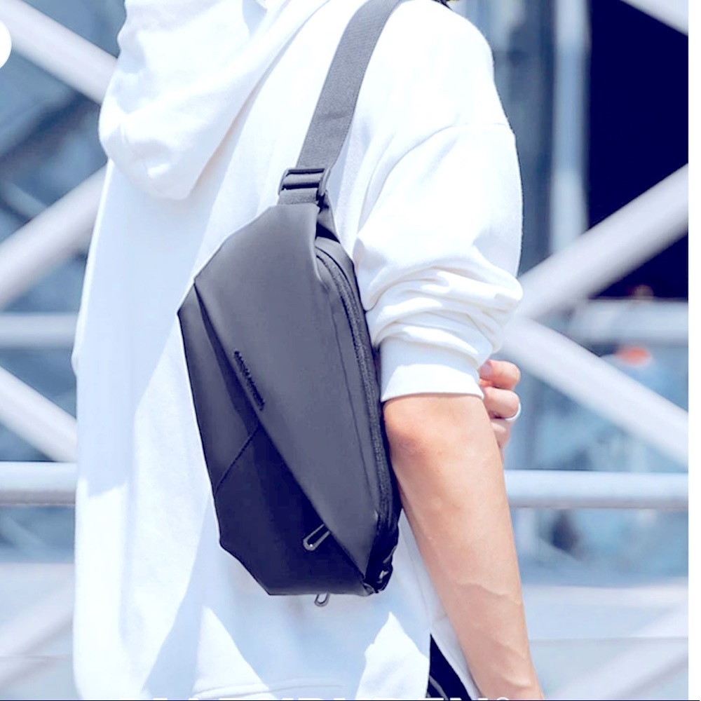 Mark Ryden Bag Crossbody - Picture 3 of 4